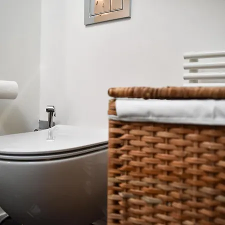 Conca9, Luxury Attic With Jacuzzi In Navigli Apartman *